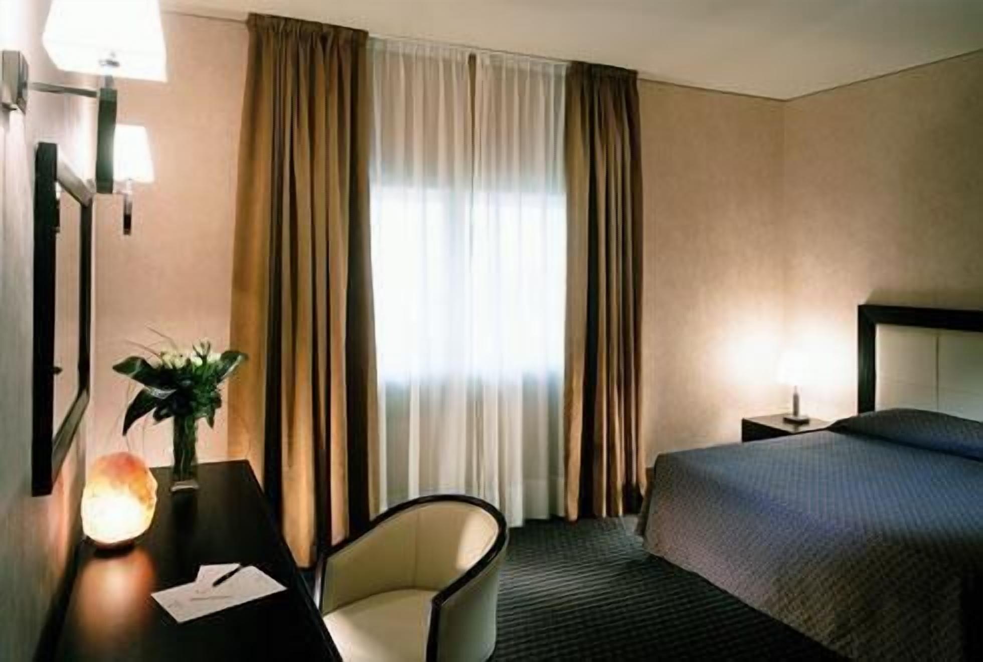 Hotel La Fenice Belpasso Dış mekan fotoğraf